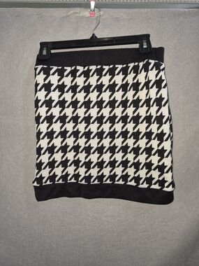 Beautees Black and White Houndstooth Mini Skirt